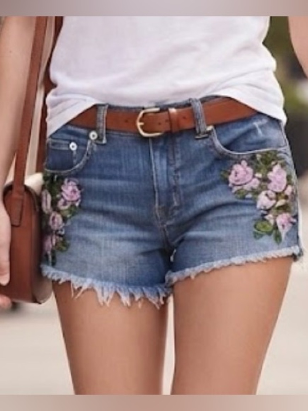 American Eagle Floral Embroidered Denim Shorts Size 6 Raw Hem Cutoff Jeans